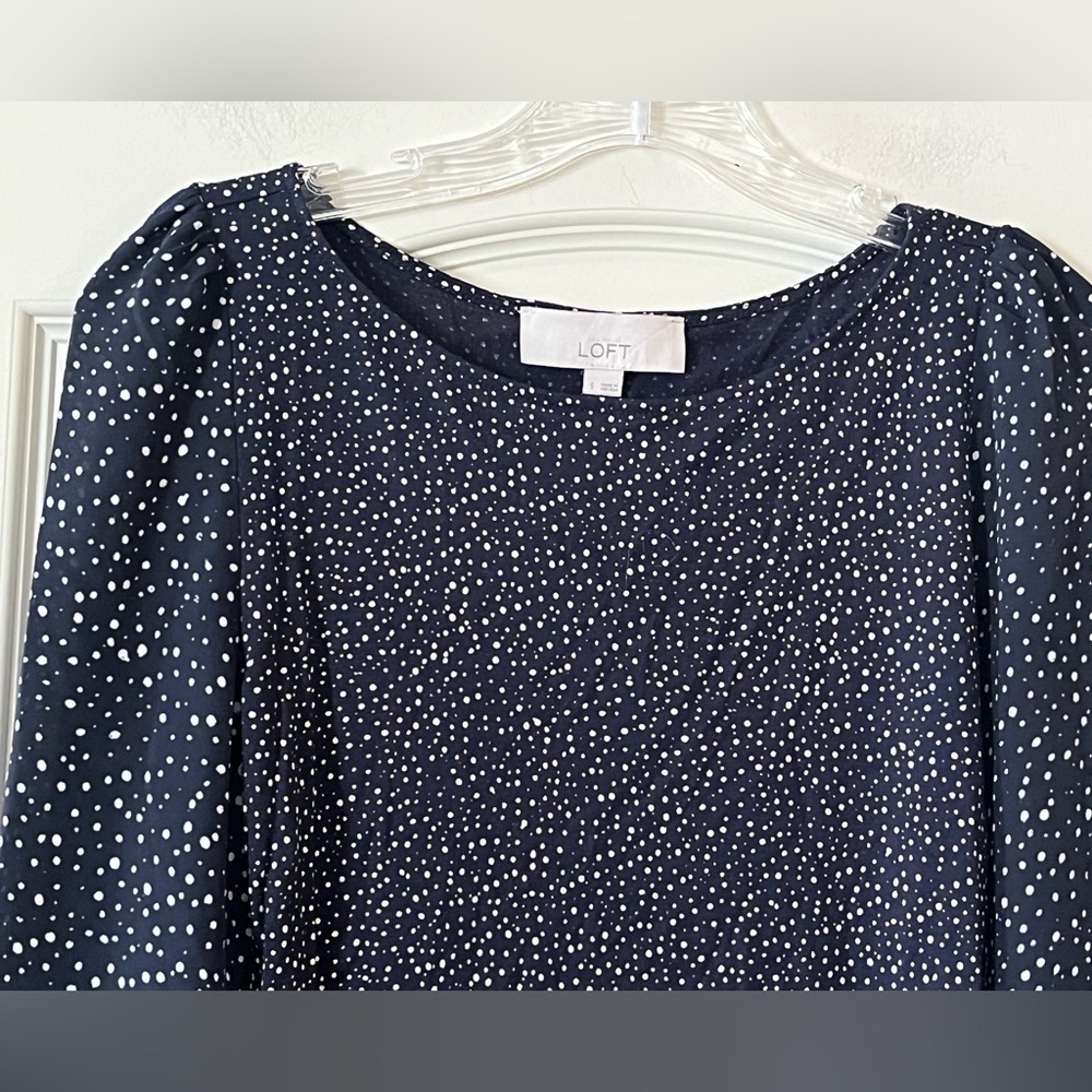 LOFT Navy Blue Speckled Dots Blouse Rayon Blend Women’s Size Small - Picture 10 of 16